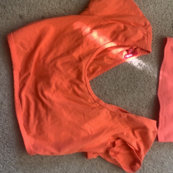 Midriffs - Picture 2 of 3